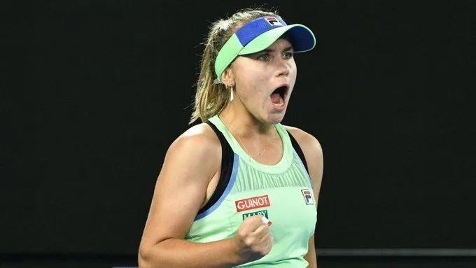 各界给予年 各界给予年