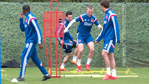 派年轻球员 派年轻球员